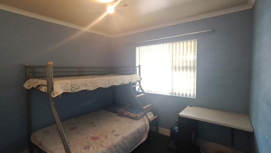To Let 3 Bedroom Property for Rent in Rouxville Western Cape